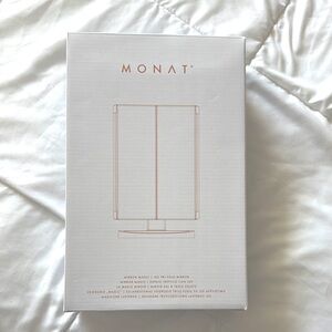 Monat Mirror LED Tri-Fold